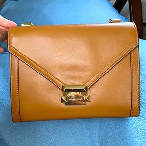 Michael kors cross over bag